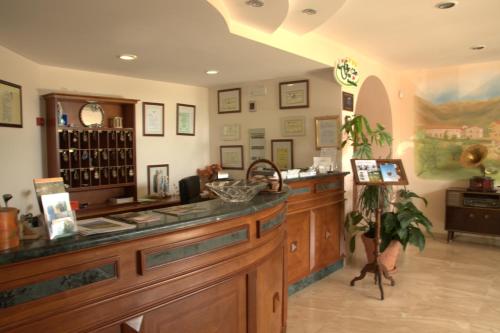 Hotel La Grotte - image 8
