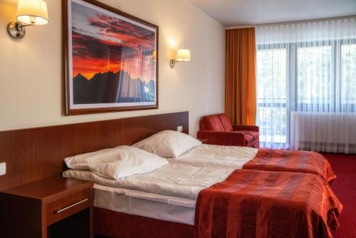 Comfort Double Room with Sofa and Balcony image 4