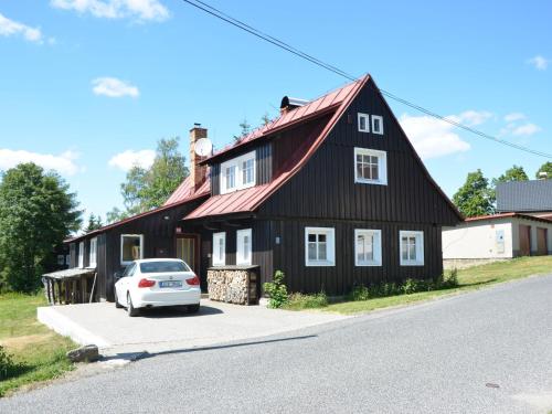 Authentic Holiday Home in P chovice with Garden