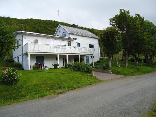 Peaceful Farm - Apartment - Bøstad