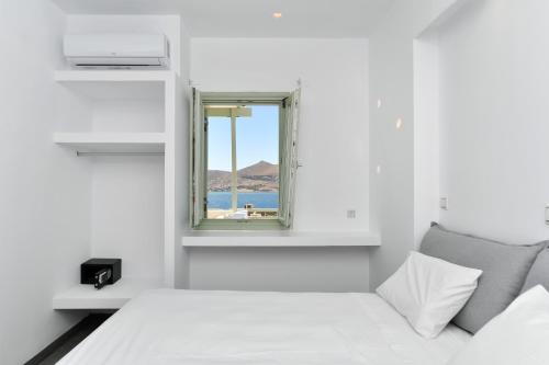 Lorenzo Studios and Suites Paros - image 11