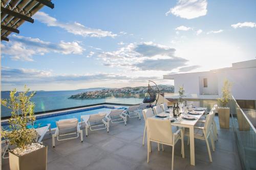 Holiday home Olive Exclusive - 8 people, heated pool, Okrug Gornji, sea view - Solta