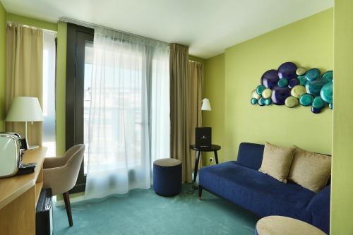 room detail thumbnail 1