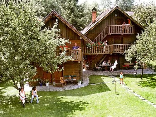 Gästehäuser Anni Ehrndorfer in Ried im Innkreis, Österreich