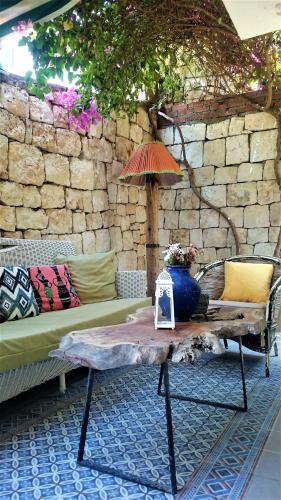 Double Room with Patio image 1