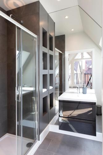 Hampden Apartments - The Richard, Windsor (photo 10)