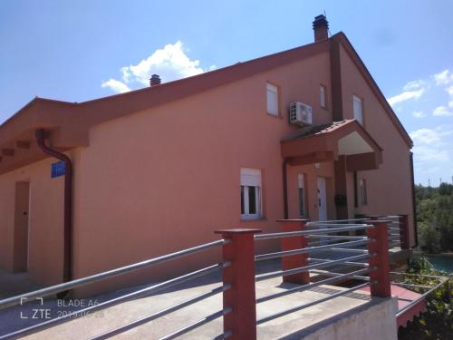  Tereza, 23450 Obrovac