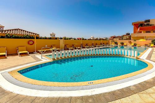 Apartment with large terrace in Terrazas del Duque - image 4
