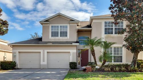 Windsor Hills Luxury Pool Villa Close to Disney- 7797BC in Orlando, USA
