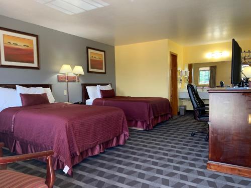 2 queen beds
