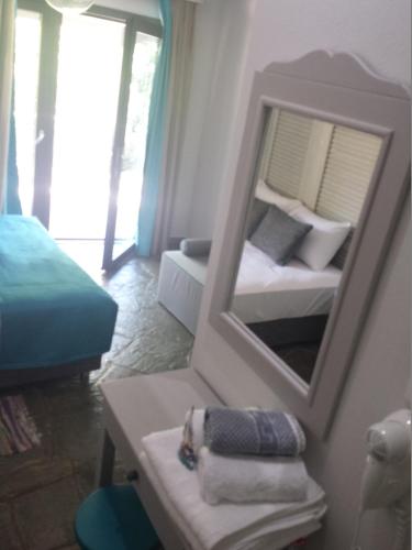  Luxury Rooms Skidia Kekes Beach in Thymonia Beach