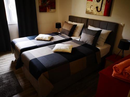 Niko, Seline (foto 6)