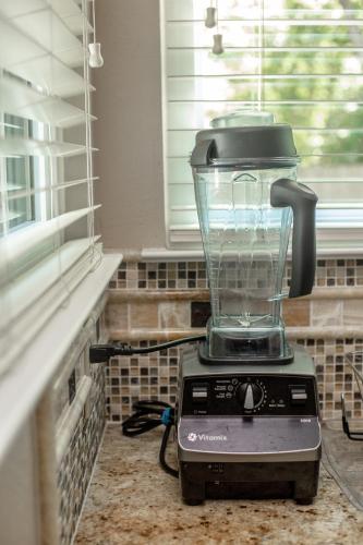 Comfortable, Family and Business Friendly 2BD/2BA House in North Austin Comfortable, Family and Business Friendly 2BD/2BA House in North Austin