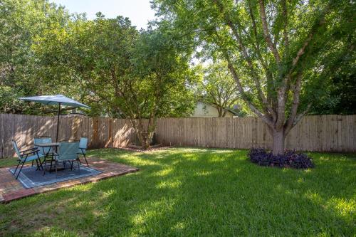 Comfortable, Family and Business Friendly 2BD/2BA House in North Austin Comfortable, Family and Business Friendly 2BD/2BA House in North Austin