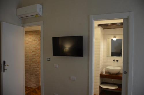 Palazzo Pignatelli - image 4