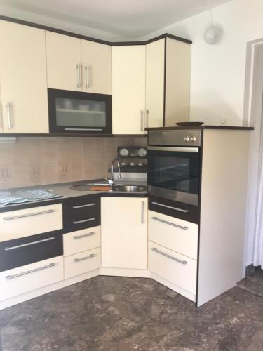 Apartment Sara M in กายัซ