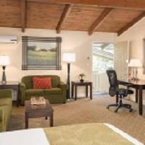 Country Inn Motel Set in a prime location of San Jose (CA), Country Inn Motel puts everything the city has to offer just outside your doorstep. The property offers a high standard of service and amenities to suit the i