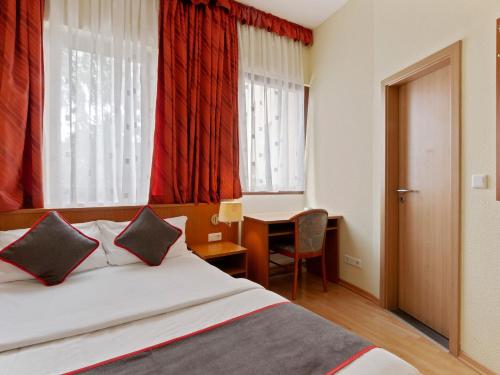 Hotel Bohemia by Vivere Stays - image 2