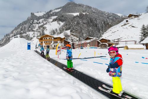Familienhotel Oberkarteis 4
