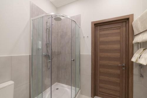 2 bedrooms, 3 beds