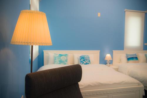 Deluxe Quadruple Room image 9