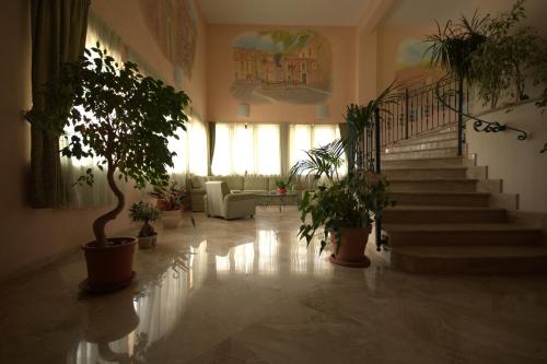 Hotel La Grotte - image 14