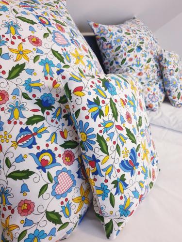 2 twin beds