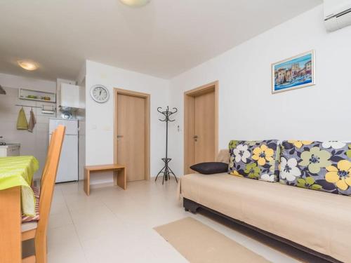 Apartment F-1 Klimno - image 2