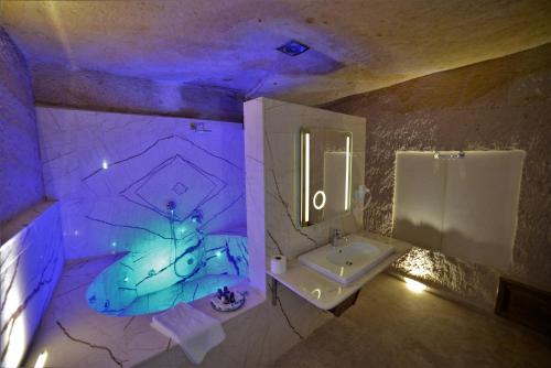 Cave Suite Room