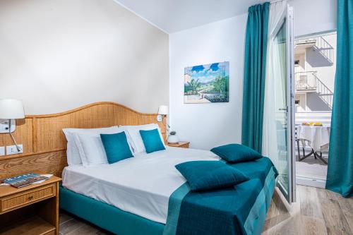 Hotel Capitol - image 10