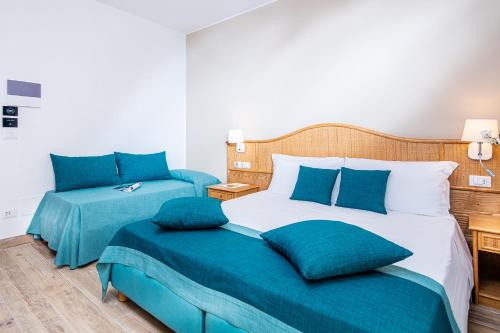 Hotel Capitol - image 11