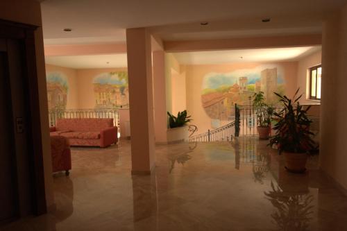 Hotel La Grotte - image 5