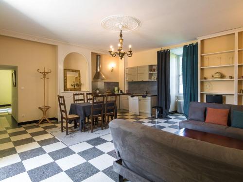 Castle Apartment in Chaleix by Forest in Chalais (Aquitaine)