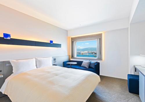 room detail thumbnail 1