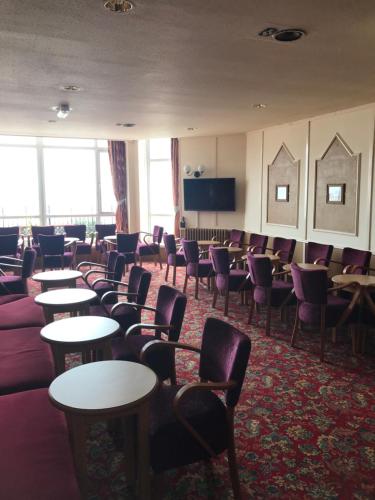 Monarch Hotel - image 4