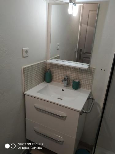 Fürdőszoba, Studio Sausset les pins in Sausset-Les-Pins