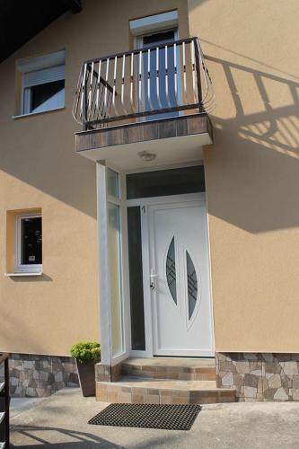  Apartman/Kuća za odmor Aleksandra, Unterkunft in Karlovac