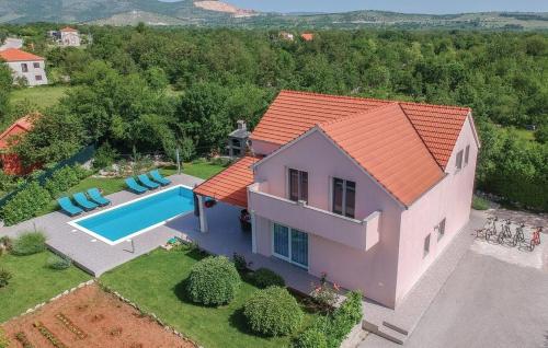 Villa Radosevic near Split, heated pool