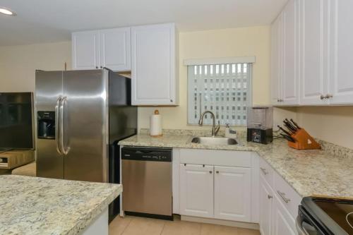 Lovely Cottage near the Beach and Downtown Sarasota in 새라소타 시내