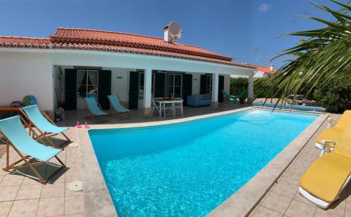 Holiday villa with pool near the ocean in Aljezur