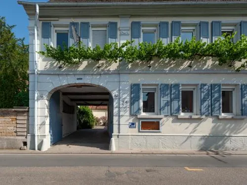 Gästezimmer im Weingut Wolf in Großkarlbach, Deutschland