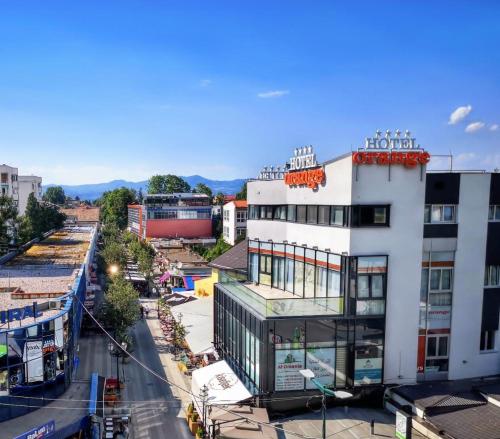 Orange Hotel - image 4