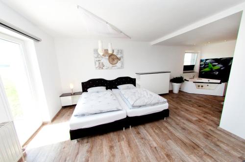 Deluxe Suite with Spa Bath