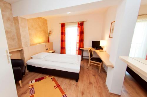 Single Room with Bathroom