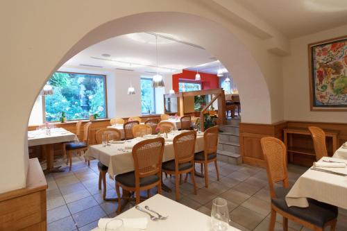 Restaurant, Hotel Restaurant Le Gietroz in Bagnes City Center