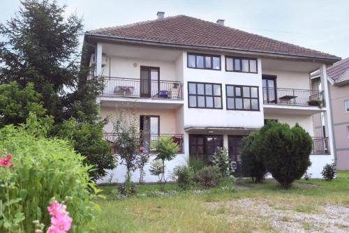 Utvendig, Paradise in Vrnjačka Banja