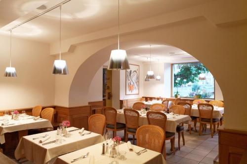 Restaurant, Hotel Restaurant Le Gietroz in Bagnes City Center
