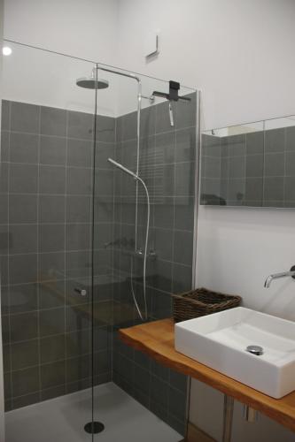 Bathroom, La Ferme de Saint Christeau in Pavie