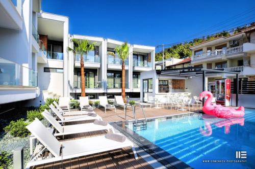  Senso Suites in Néa Péramos