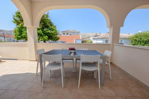 Villa Magena - Modern Apartments in Pag Center - image 2